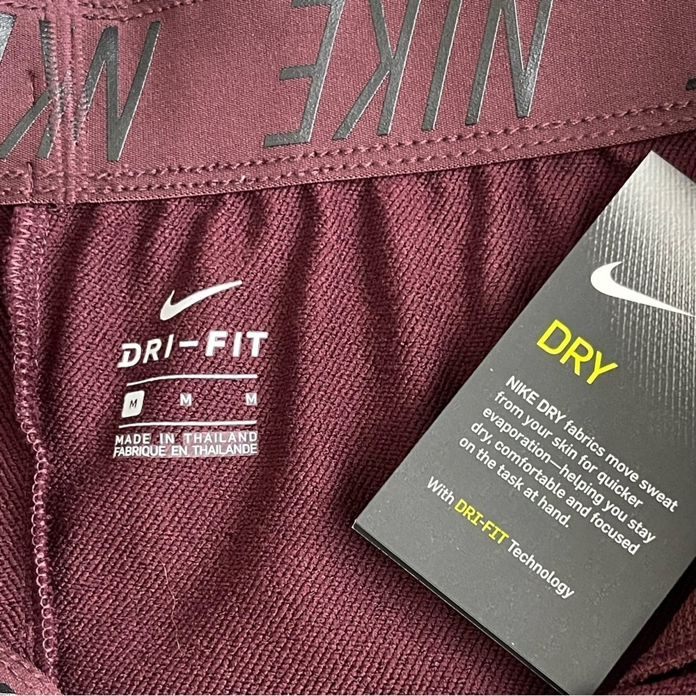 Nike Attack Training Sweat Shorts Women’s Size M Burgundy
Gym Athletic Lounge - Picture 7 of 9